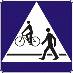 Pedestriand and bike crossing